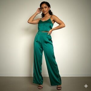 House of Harlow 1960 Green 2 piece set - pants and cropped top